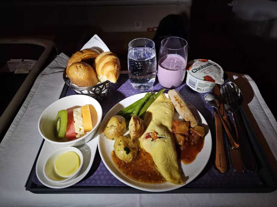 Morgenmad på MEL-BOM-flyet