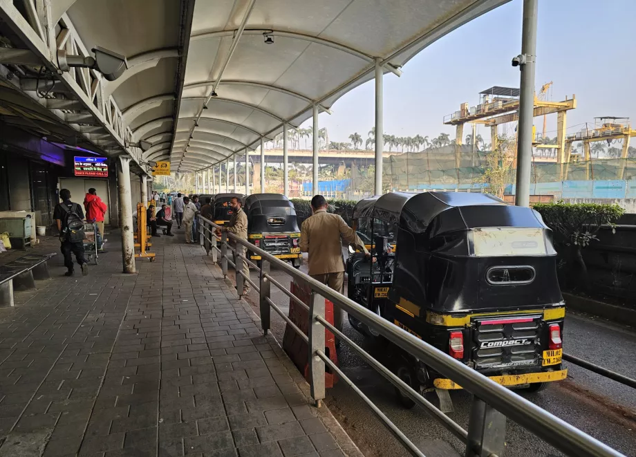 Rickshaw - stå foran Terminal 2