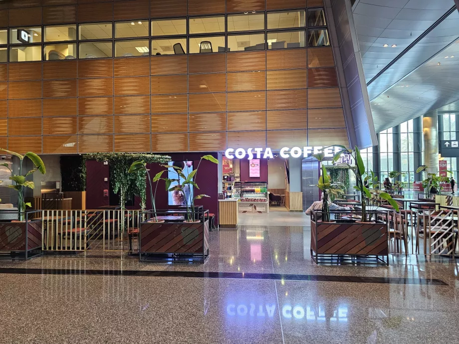 Costa Coffee, offentlig del af ankomsthallen