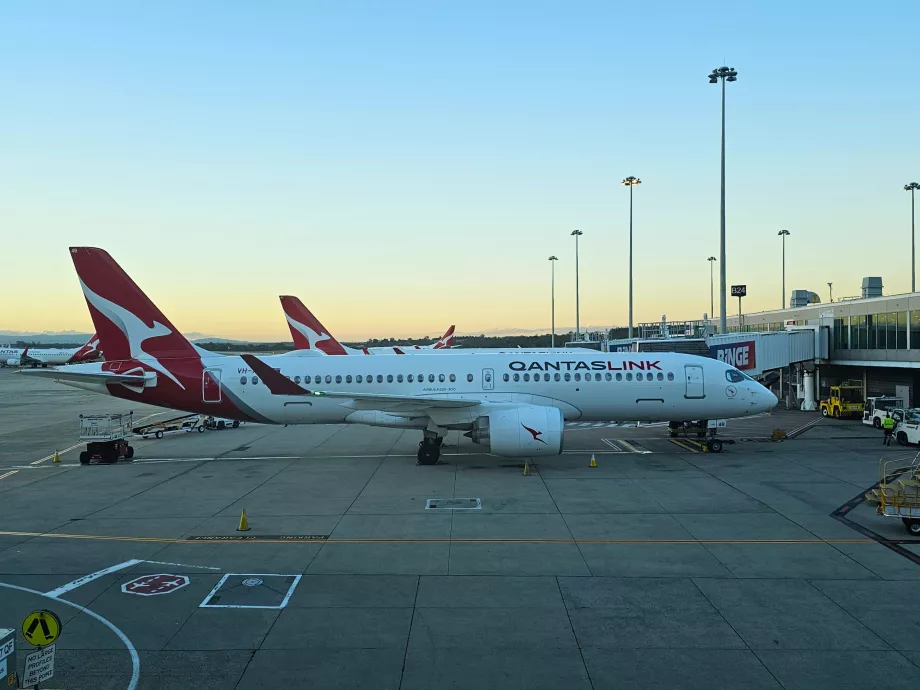 Qantas, Airbus A220, Melbourne Lufthavn