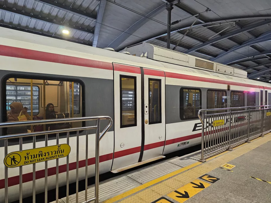 Metroperron i Bangkoks centrum